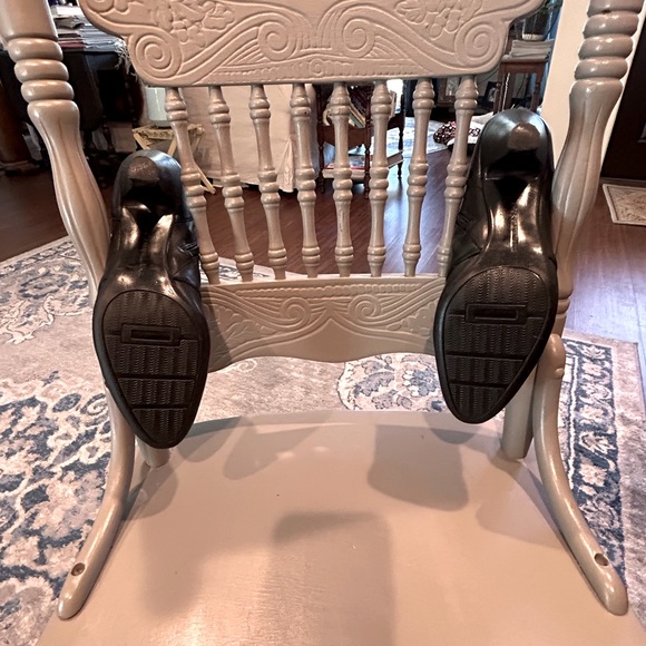 Black leather Bandolino size 8M lace up with 3 inch heels. In great shape! - Picture 7 of 7